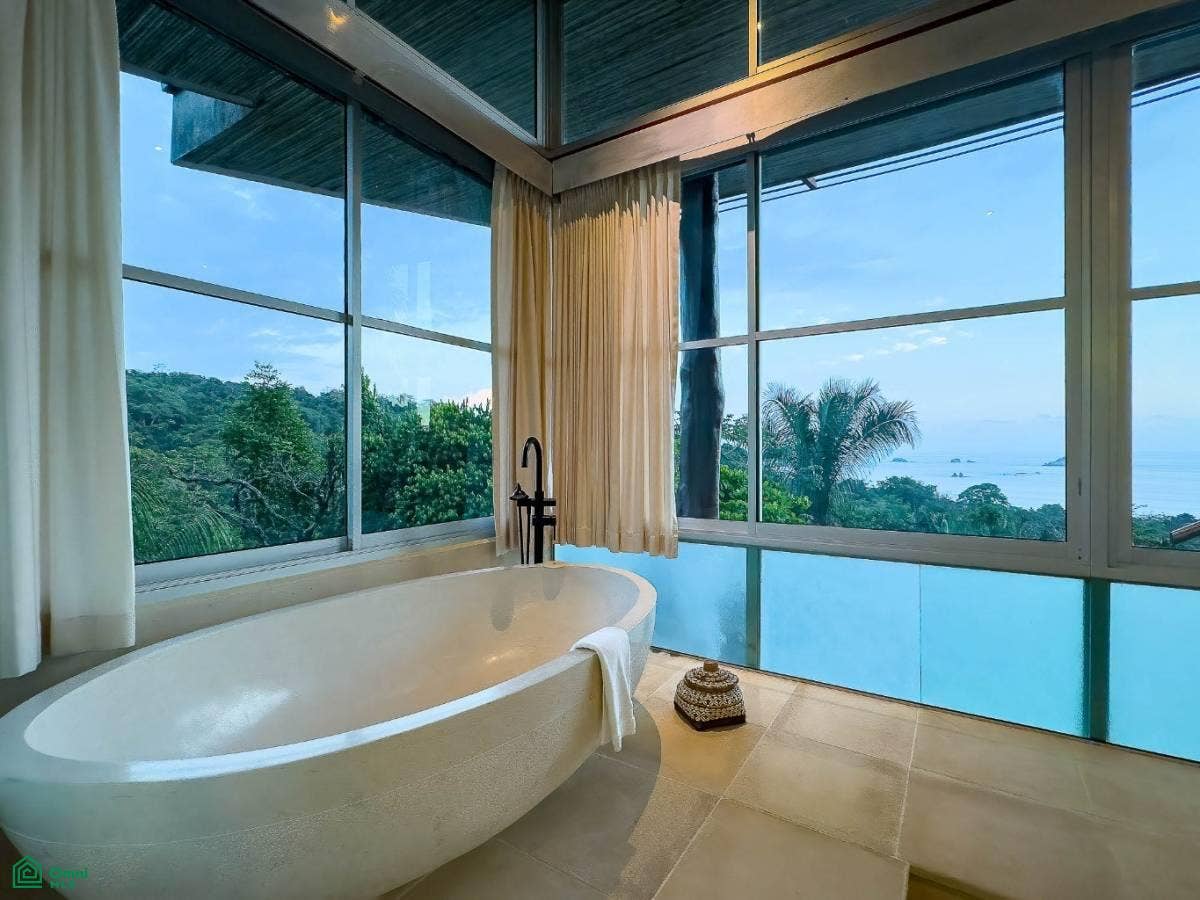 Luxury Mountain and Ocean View Villa, Quepos, Puntarenas, Costa Rica