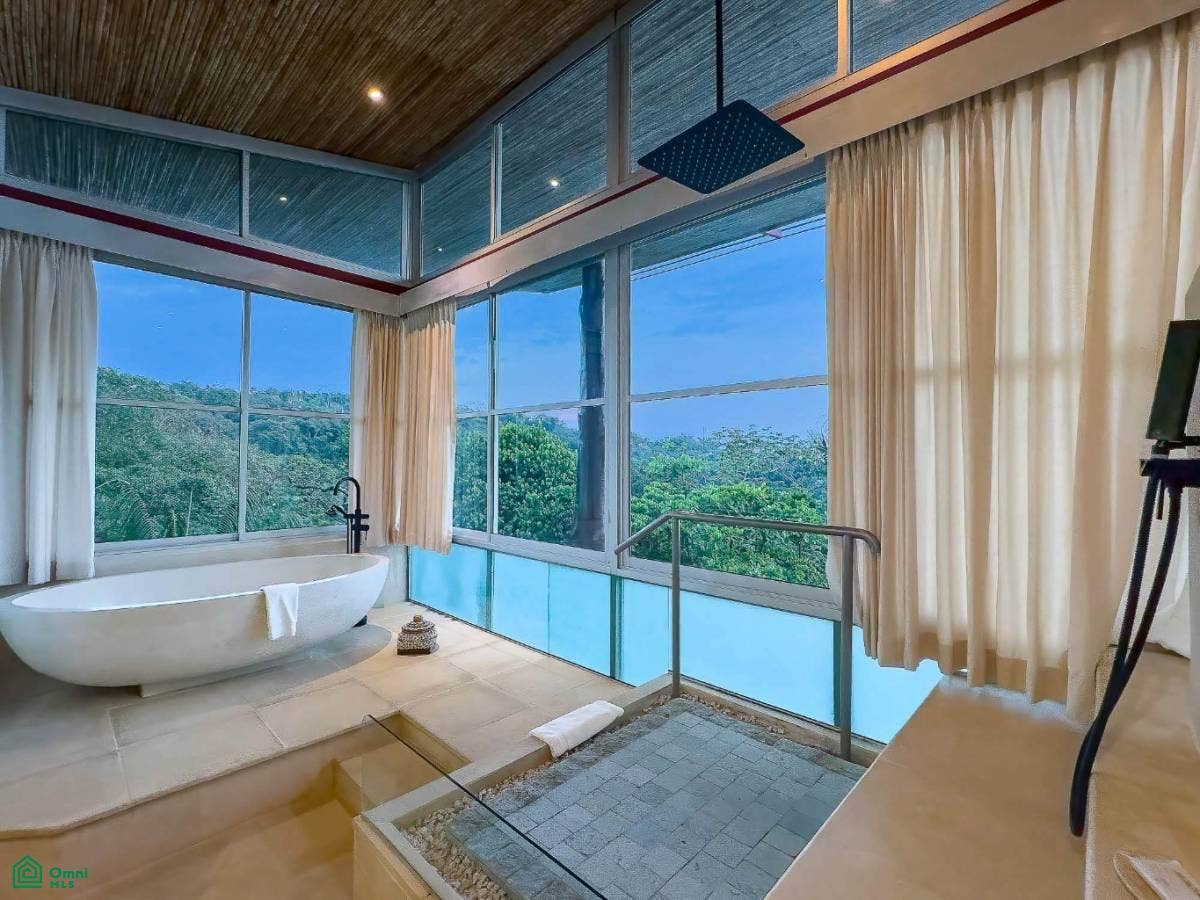 Luxury Mountain and Ocean View Villa, Quepos, Puntarenas, Costa Rica