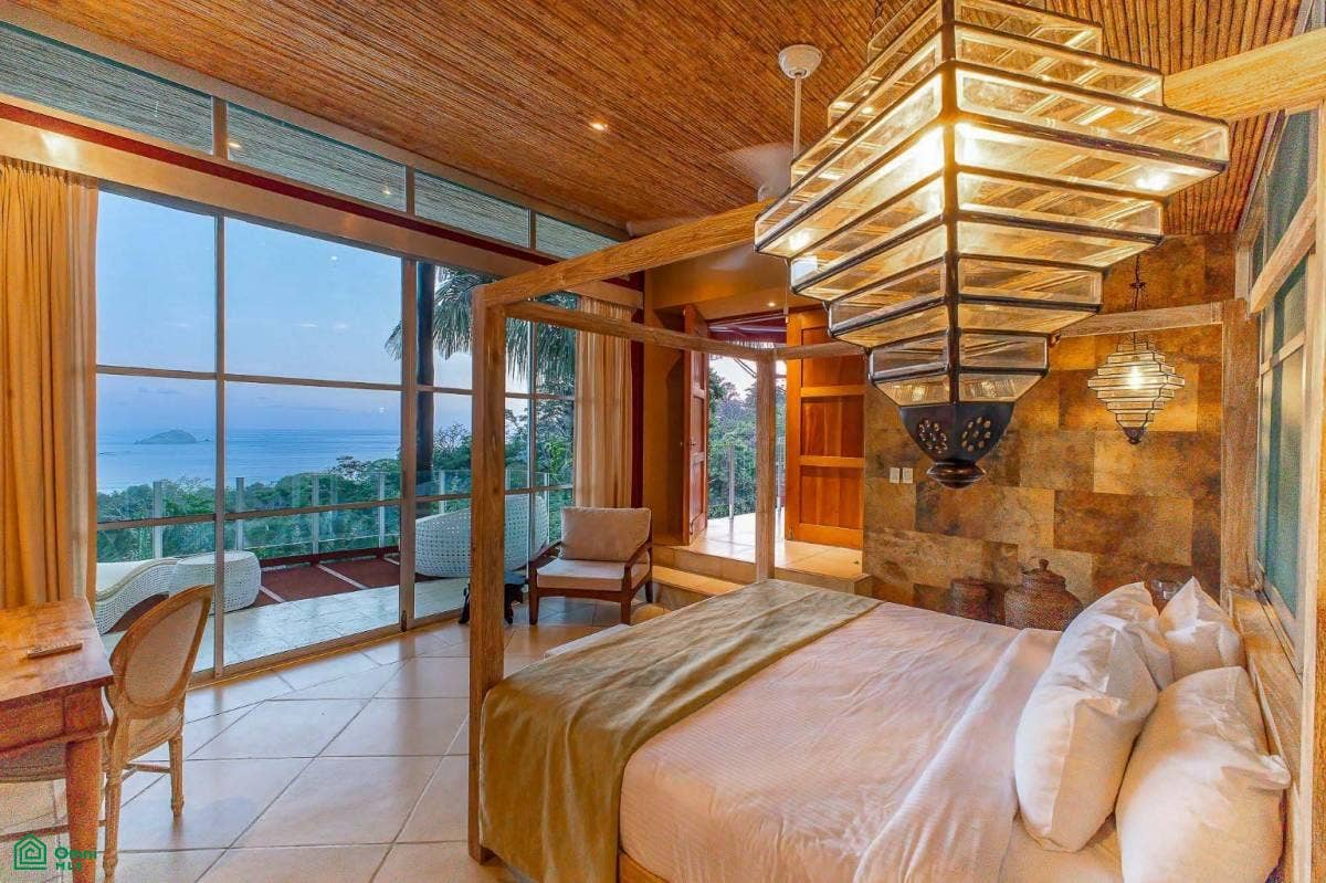 Luxury Mountain and Ocean View Villa, Quepos, Puntarenas, Costa Rica