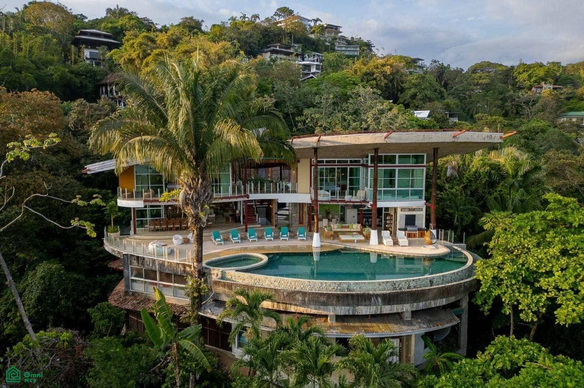 Luxury Mountain and Ocean View Villa, Quepos, Puntarenas, Costa Rica