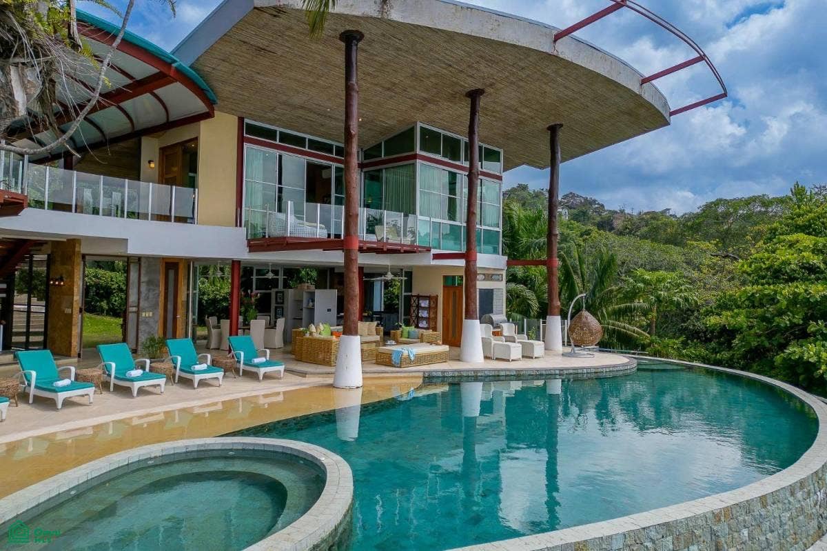 Luxury Mountain and Ocean View Villa, Quepos, Puntarenas, Costa Rica
