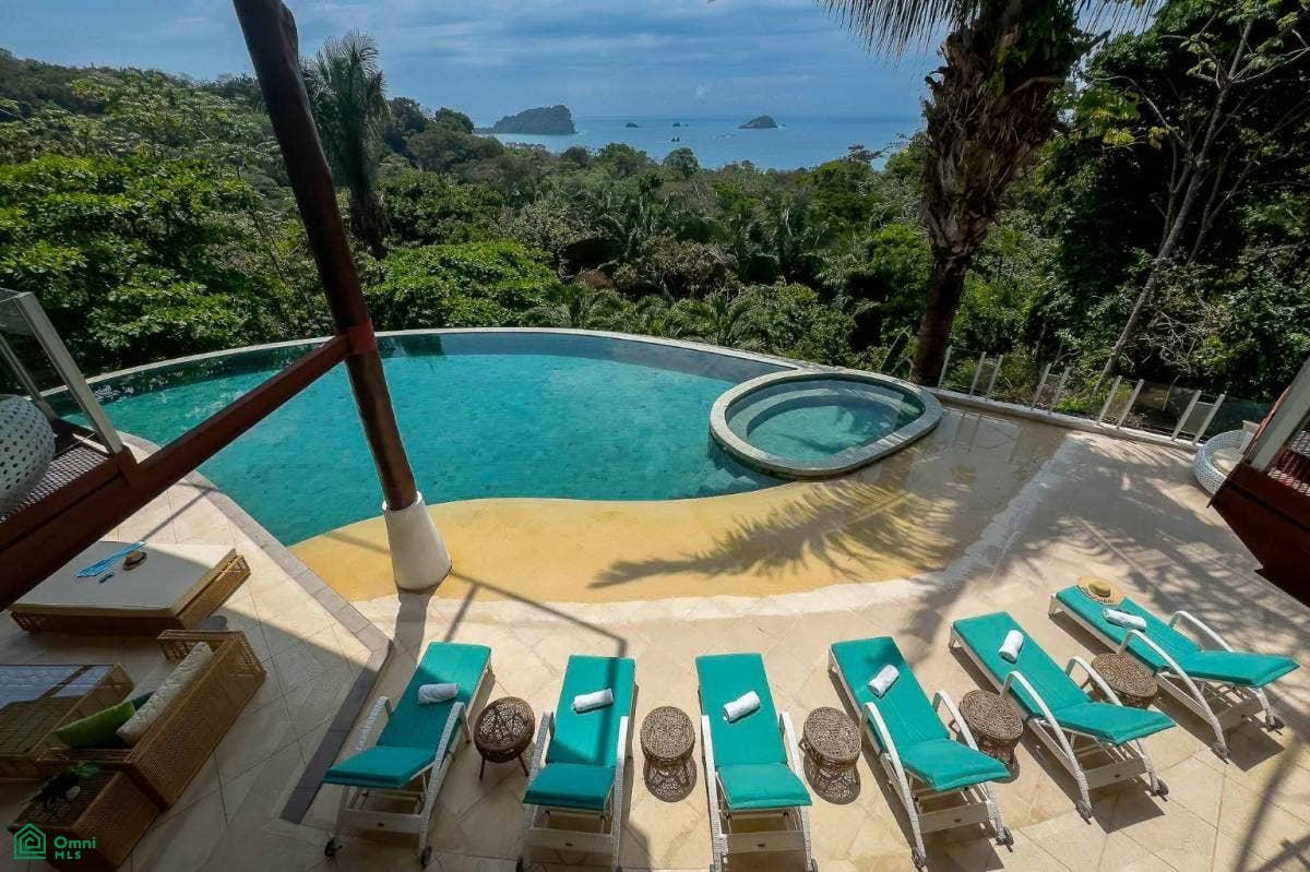 Luxury Mountain and Ocean View Villa, Quepos, Puntarenas, Costa Rica
