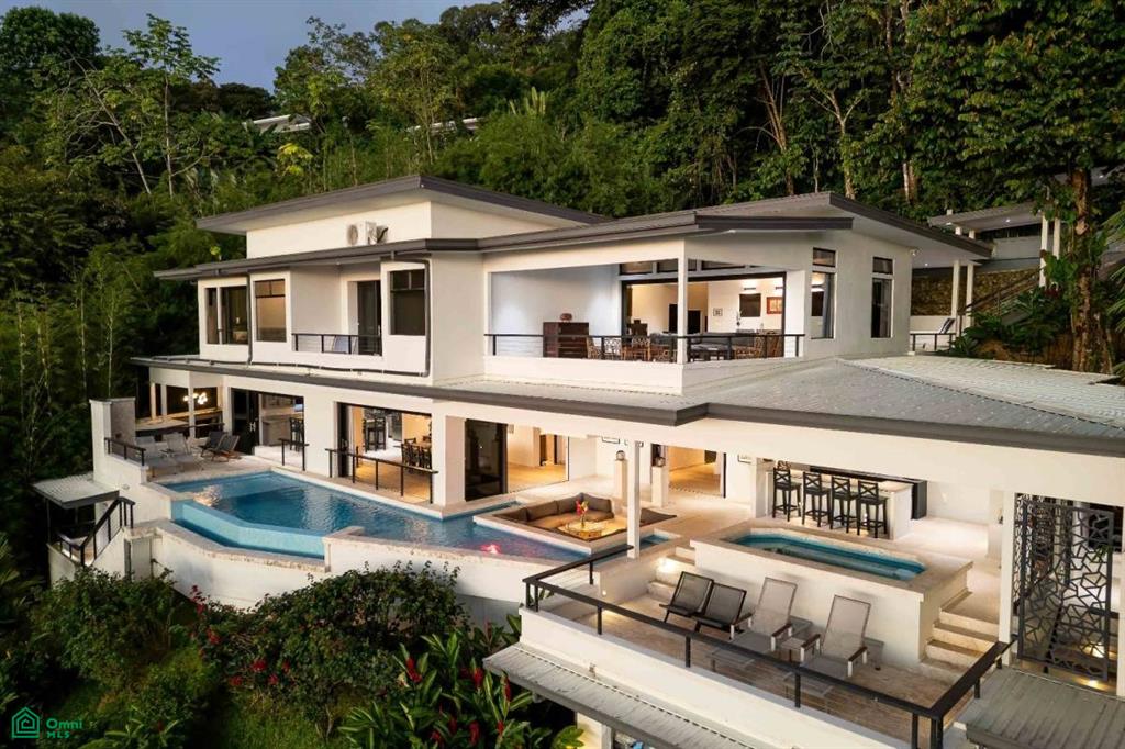 Hilltop Villa With Infinity Pool Puntarenas