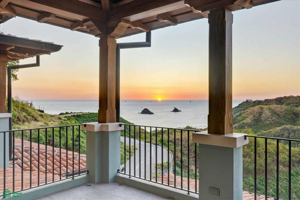 301 Los Altos Flats Tempate Guanacaste
