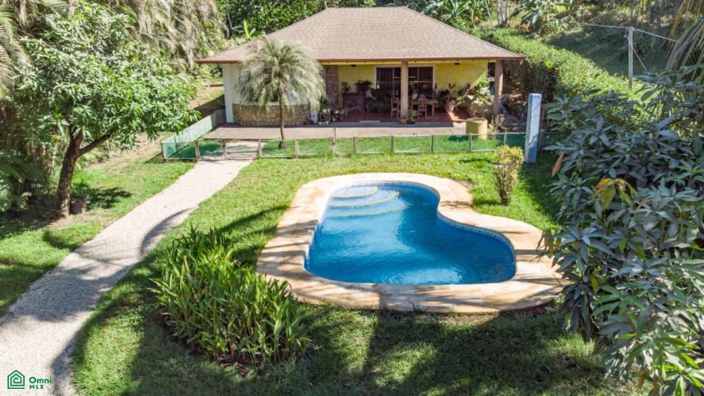 Villa Amarilla Samara Guanacaste