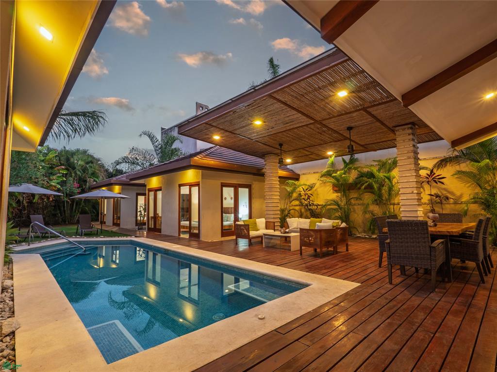1 Langosta Casa Blue Iguana Tamarindo Guanacaste