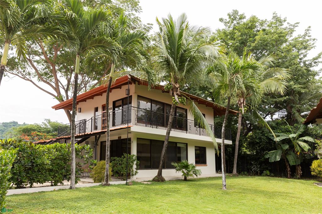 Resort Seeking Sand Tempate Guanacaste