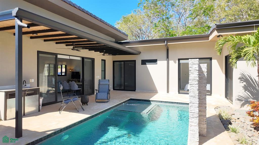 Robles 3 New Modern Home Tempate Guanacaste