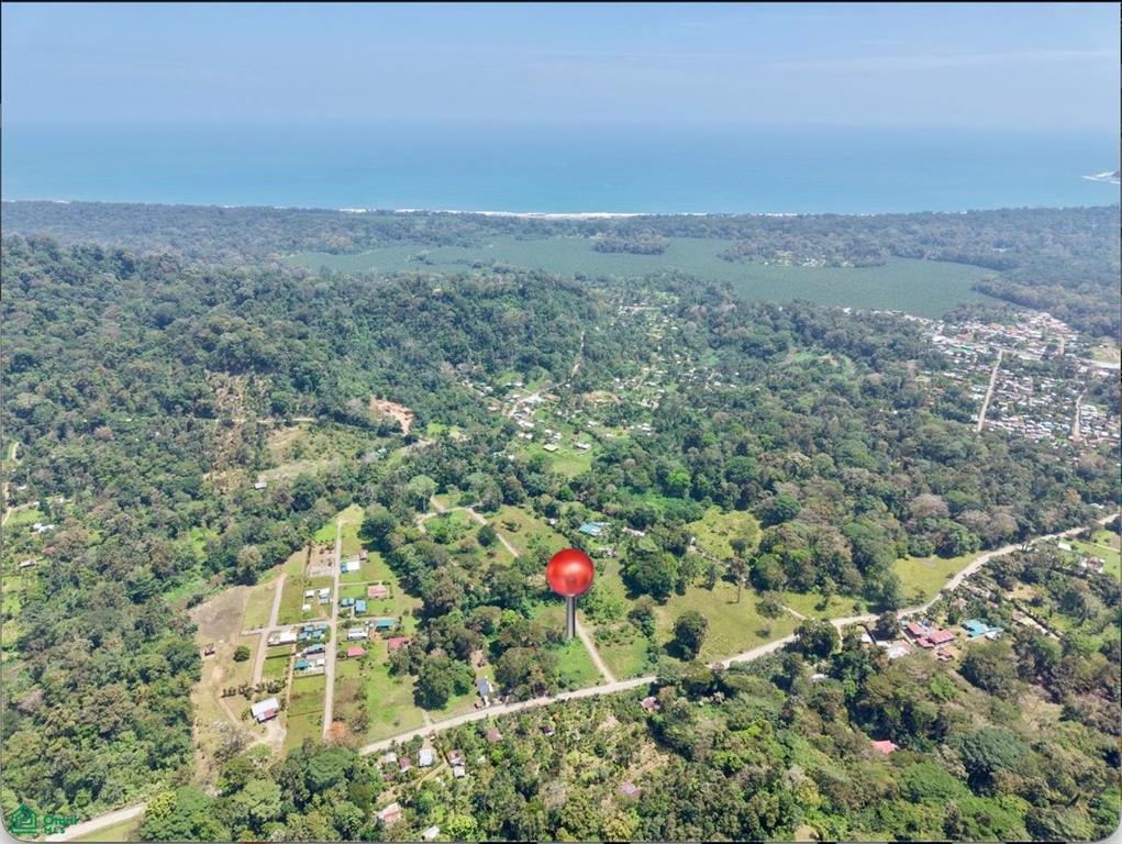1 Hone Creek Cahuita Limon