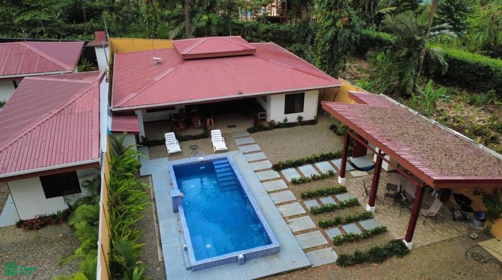 2 Calle Sonora Cahuita Limon