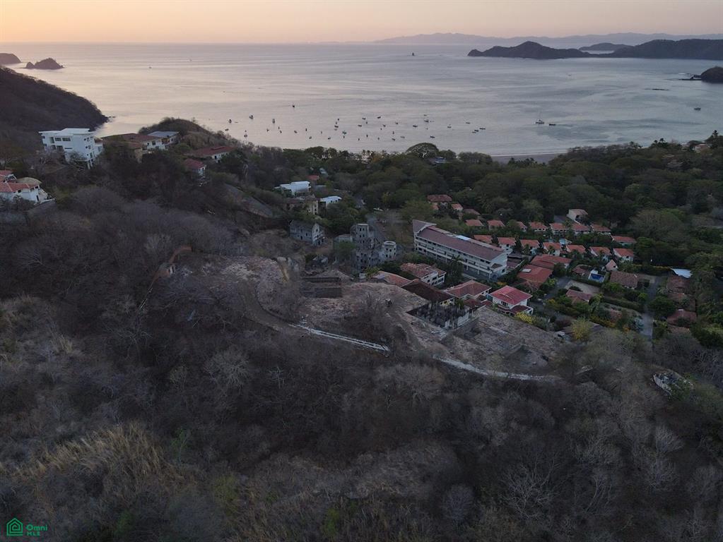 Calle Primera Playa Hermosa Sardinal Guanacaste