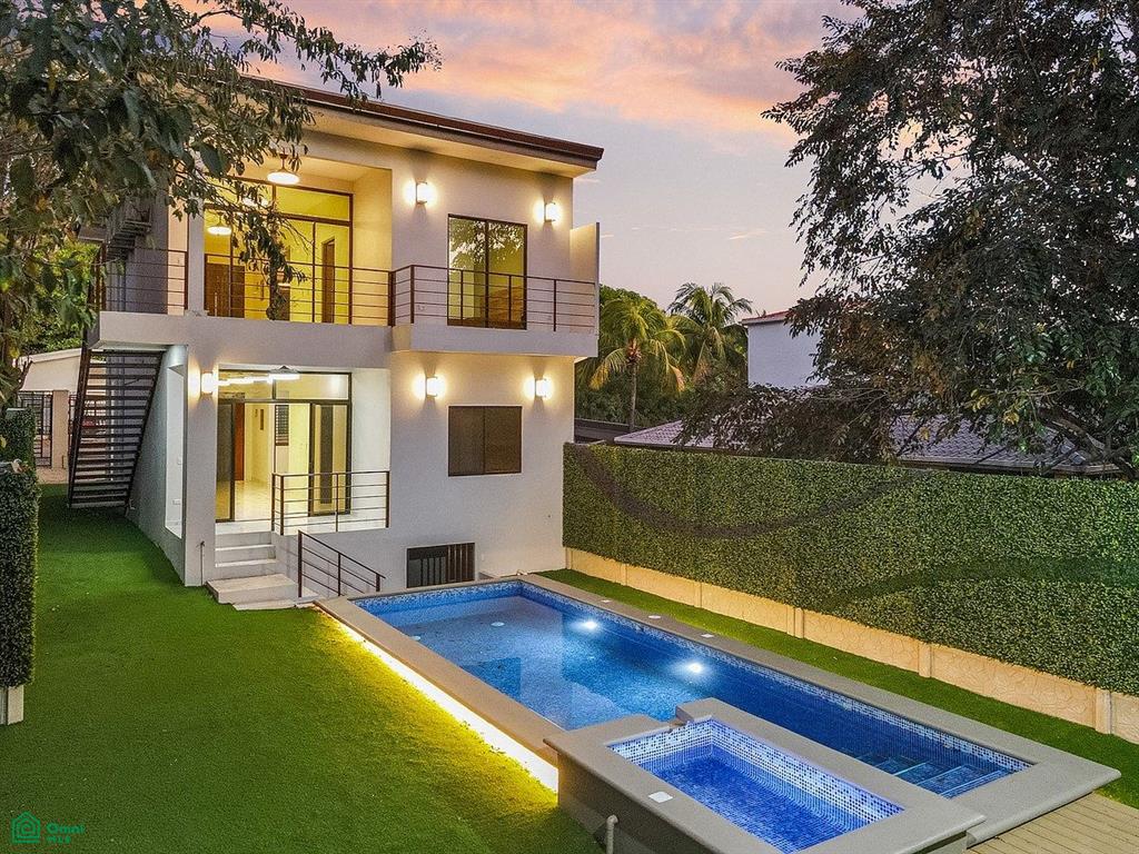 New Duplex Walk To Beach Playas Del Coco Guanacaste