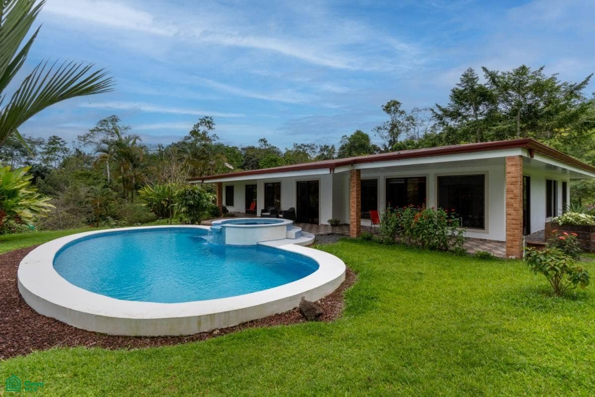 Tres Equis, Turrialba, Turrialba, Turrialba, Cartago, Costa Rica 30501