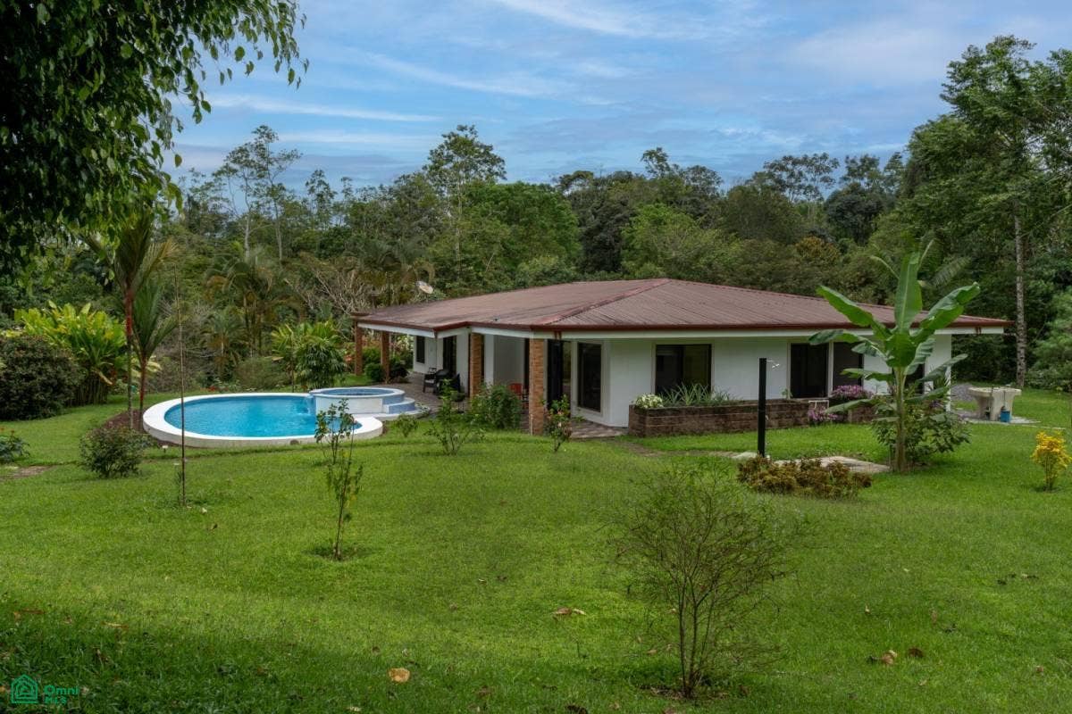 Tres Equis, Turrialba, Turrialba, Turrialba, Cartago, Costa Rica 30501