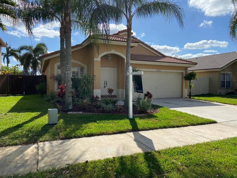 Property photo for Pembroke Pines, FL
