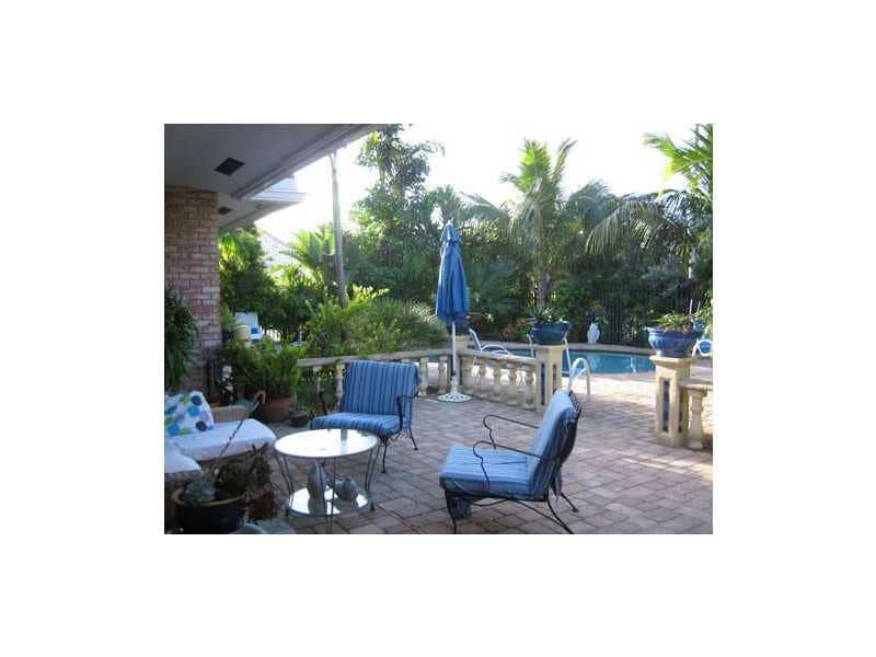 2600 NE 32ND AVE, Fort Lauderdale, FL 33308 Exterior Front
