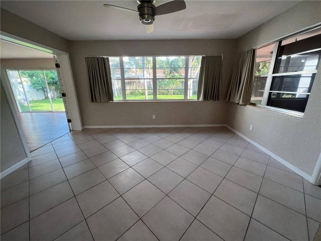 2060 NE 26th St, Lighthouse Point, FL 33064