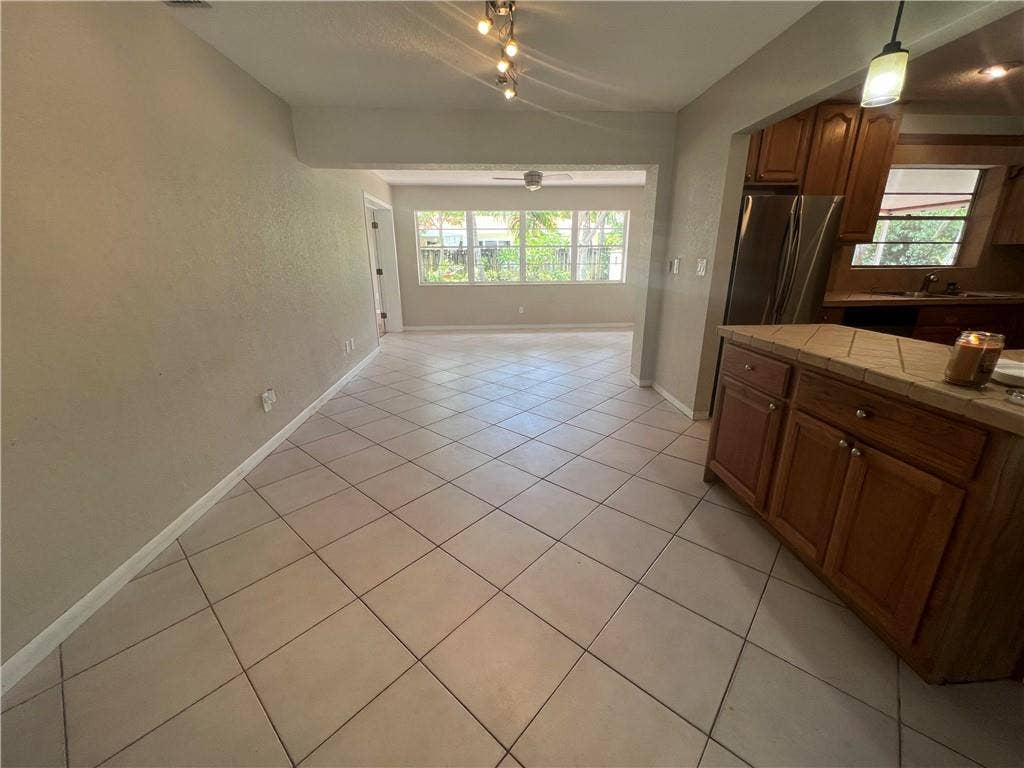 2060 NE 26th St, Lighthouse Point, FL 33064