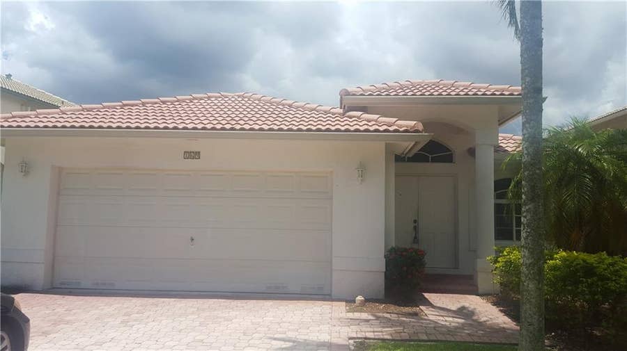 Property photo for 169 SW 206th Ave, Pembroke Pines, FL