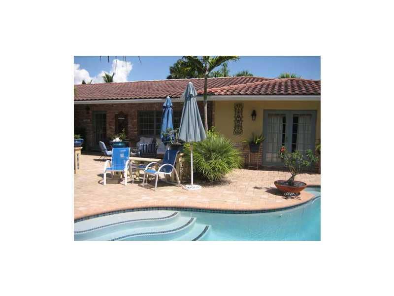 2600 NE 32ND AVE, Fort Lauderdale, FL 33308 Exterior Front