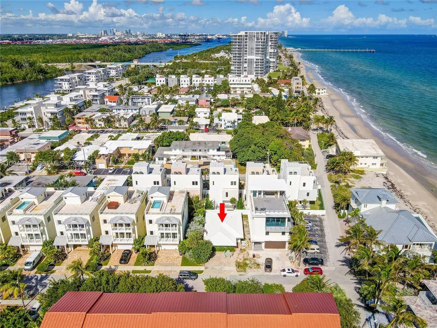 Property photo for 309 Oak Street, Hollywood, FL