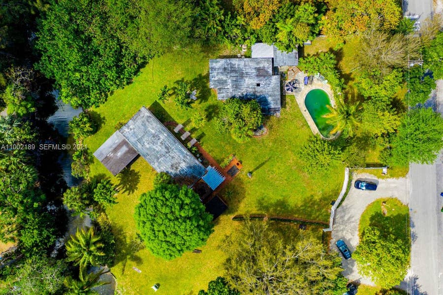 Property photo for 40 NE 24th Street, Lazy Lake, FL