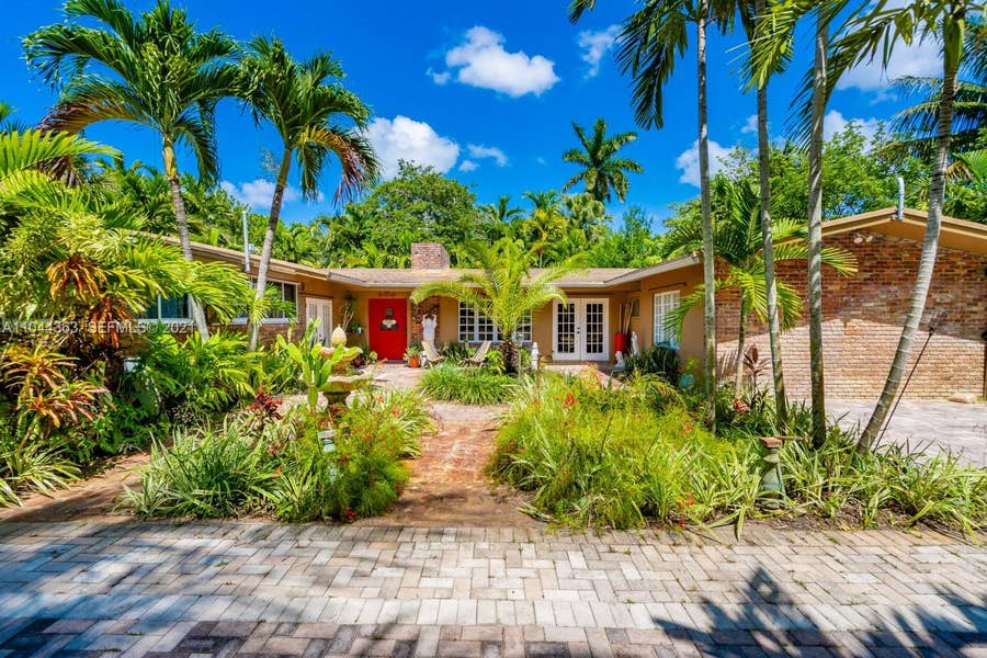 Property photo for 2200 Lazy Lane, Lazy Lake, FL