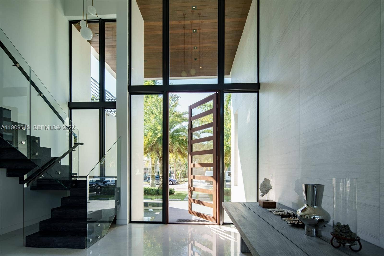 128 Fiesta Way, Fort Lauderdale, Fort Lauderdale, FL 33301 Foyer