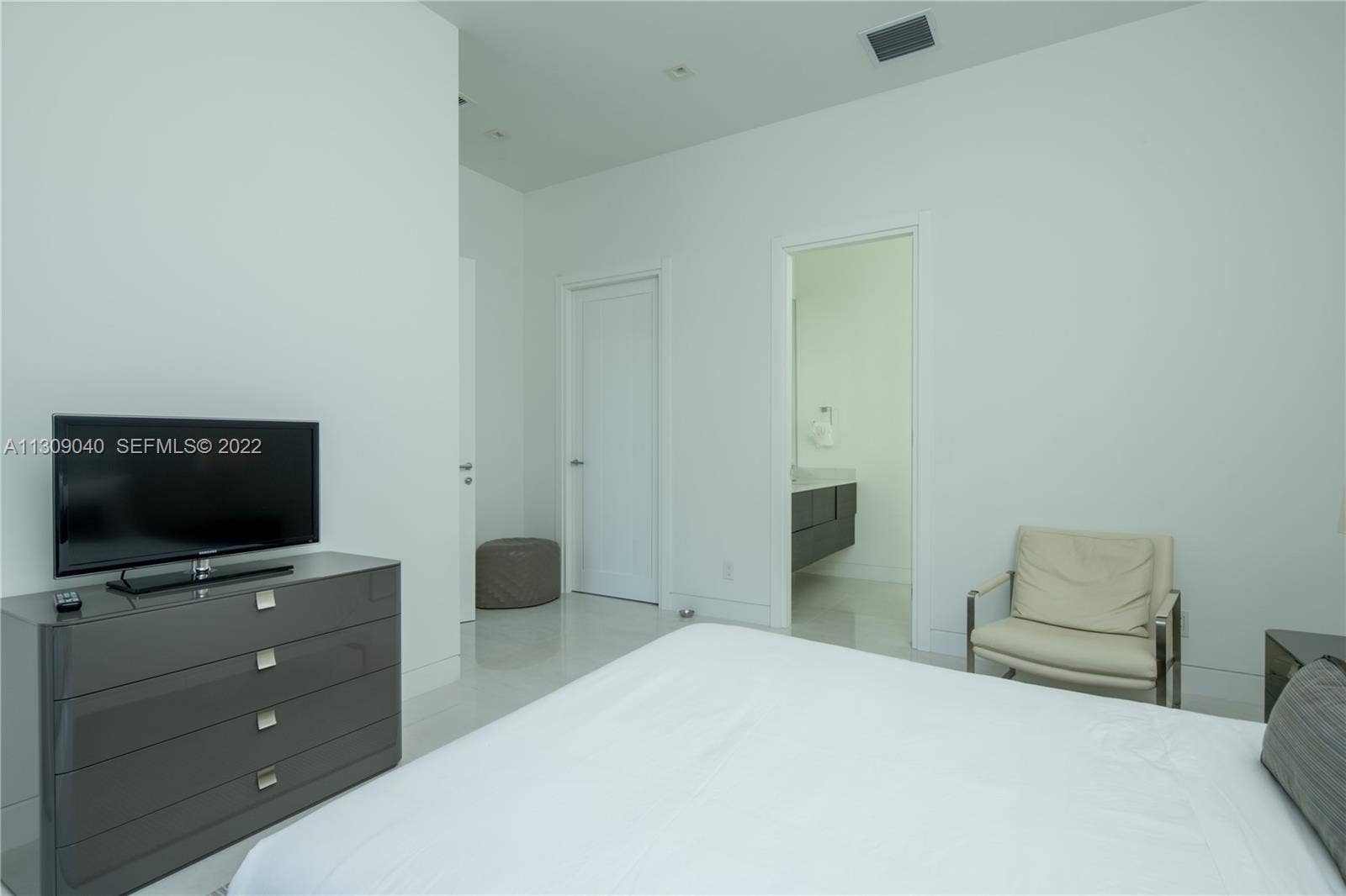 128 Fiesta Way, Fort Lauderdale, Fort Lauderdale, FL 33301 Bedroom 1 downstairs