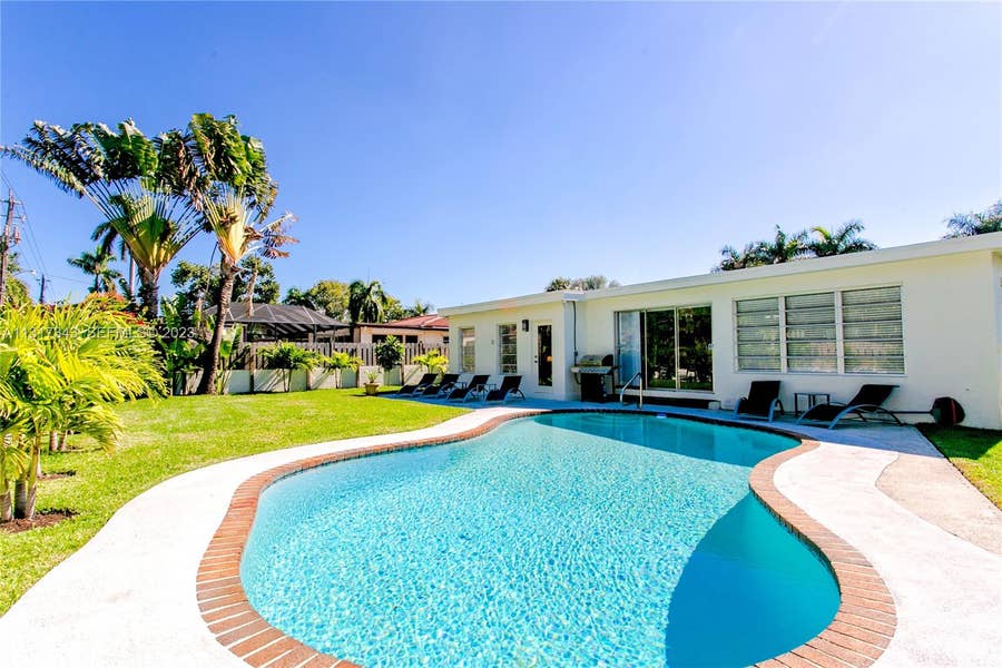 Property photo for 951 Washington Street, Hollywood, FL