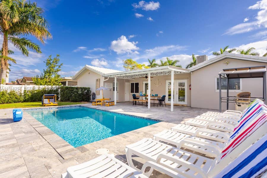 Property photo for 833 Washington Street, Hollywood, FL