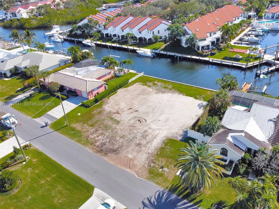 Property photo for 2400 Edward Road, Palm Beach Gardens, FL