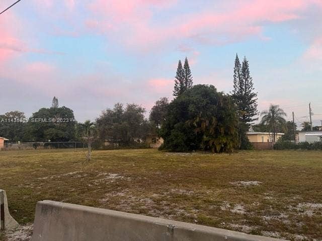 Property photo for 221-229 SE 10 Street, Hallandale Beach, FL