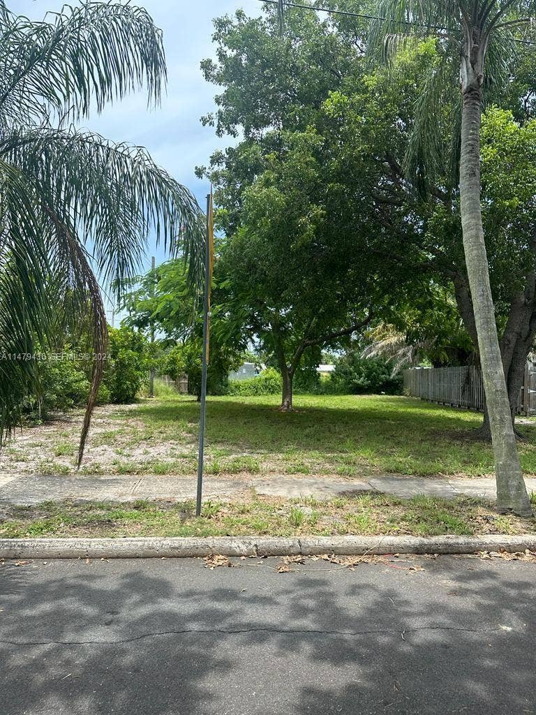 Property photo for 3014 Greenwood Avenue, West Palm Beach, FL