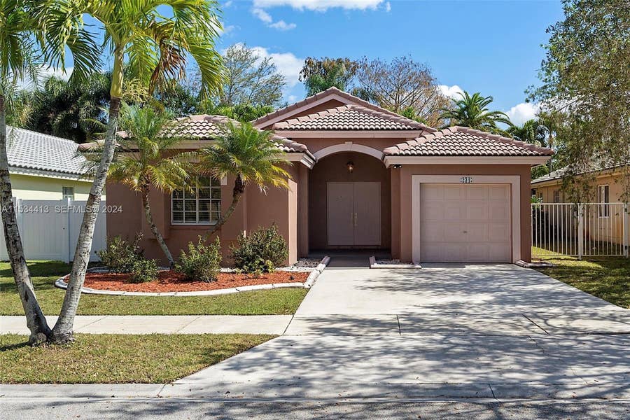 Property photo for 231 SW 203rd Avenue, Pembroke Pines, FL