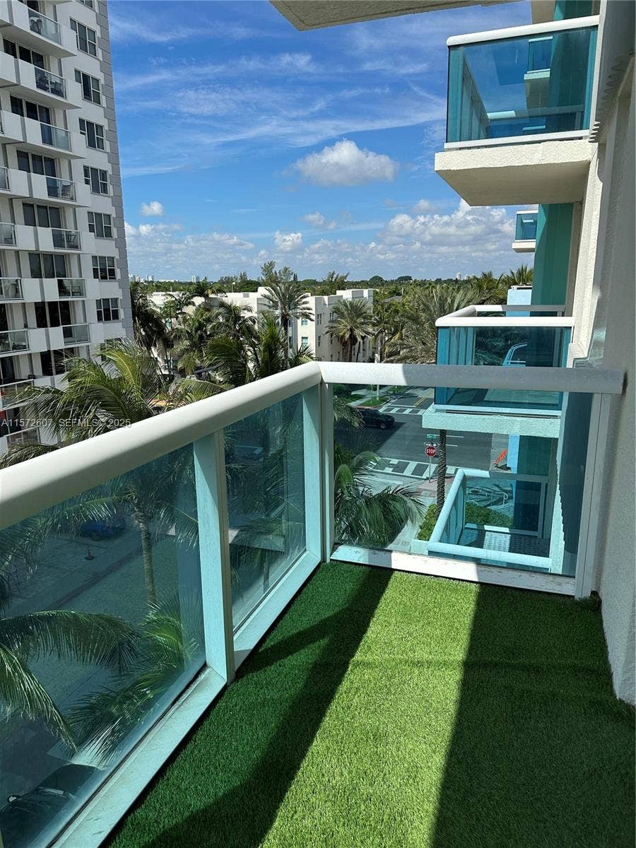9201 Collins Avenue, #524, Surfside, FL 33154 Photo 4