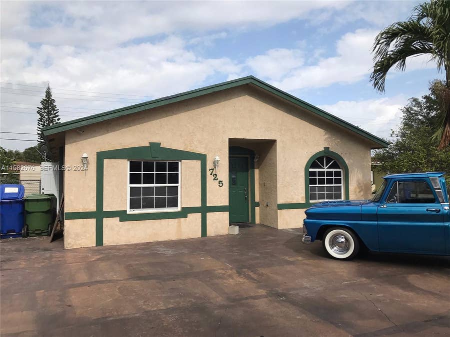Property photo for 725 NW 19th Terrace, Fort Lauderdale, FL