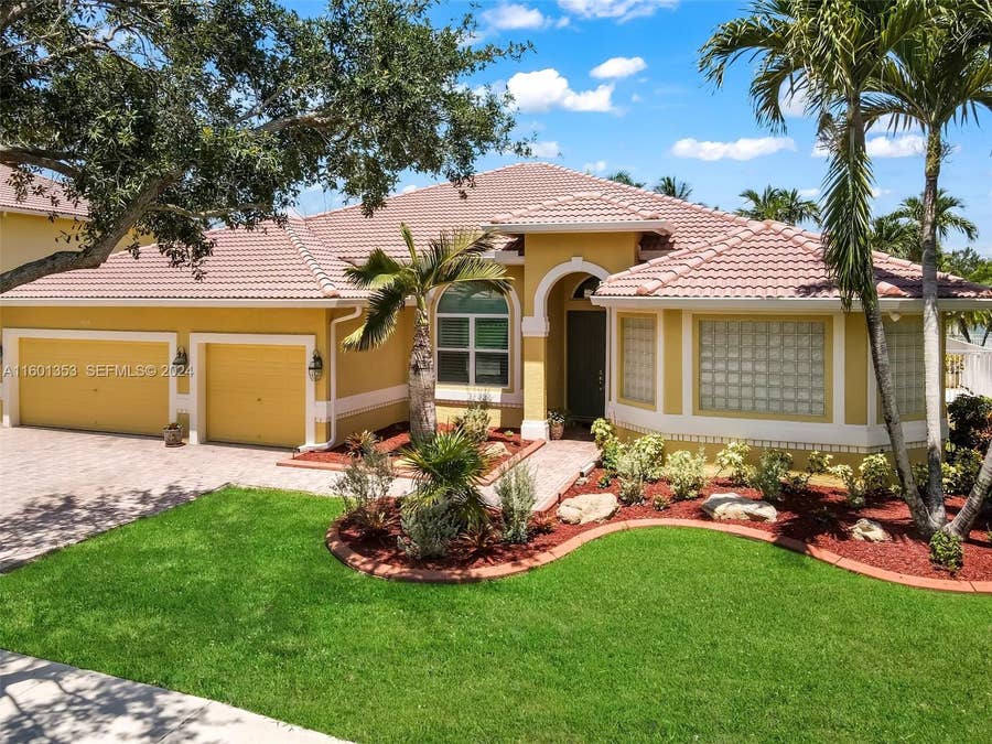 Property photo for 5024 Countrybrook Drive, Cooper City, FL