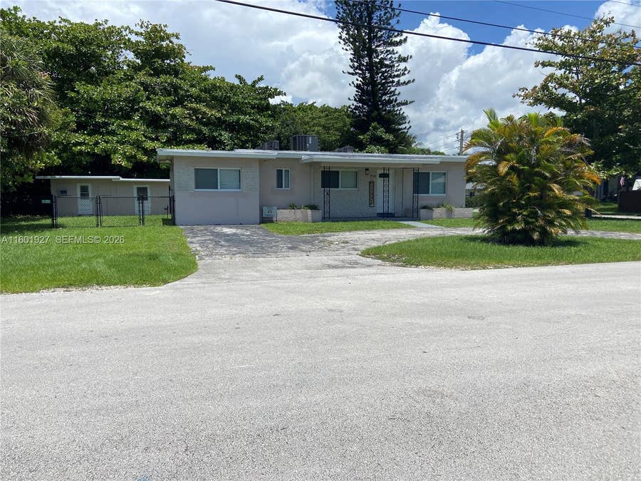 Property photo for 1739 SW 28th Terrace, Fort Lauderdale, FL