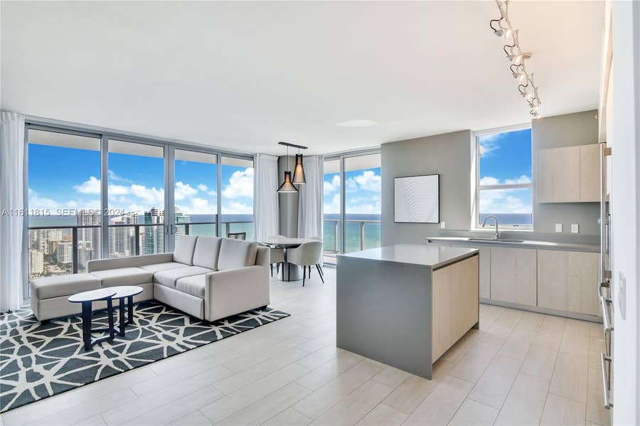 Property photo for Hollywood, FL