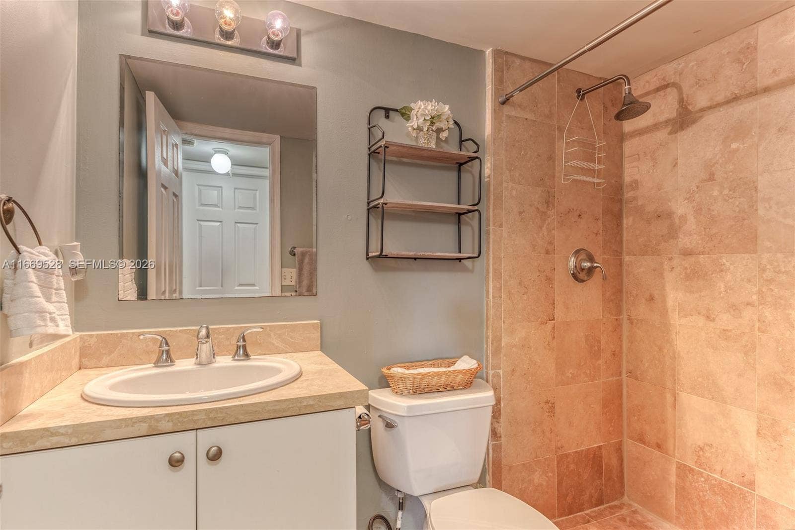 840 Pine Drive, #103, Pompano Beach, Pompano Beach, FL 33060 second full bath