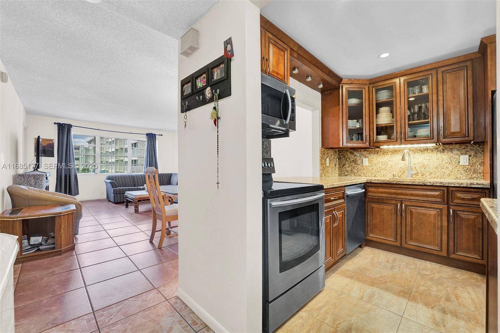410 SE 2nd Street, #220, Hallandale Beach, FL 33009 Photo 4
