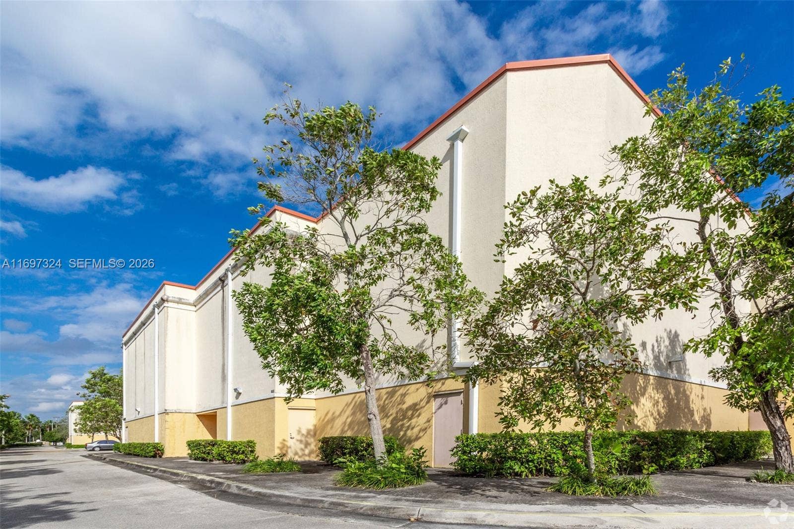 17355 NW 59th Avenue, Hialeah, Hialeah, FL 33015 Photo 5