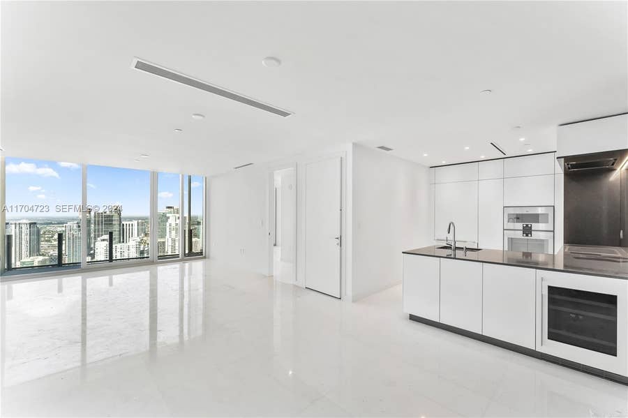 Property photo for 300 Biscayne Blvd Way, #5209, Miami, FL
