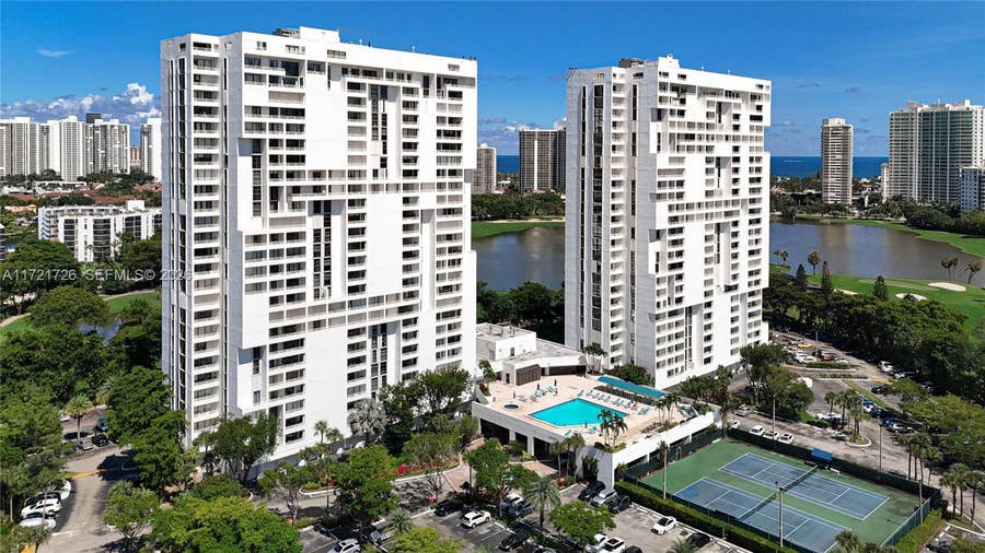 Property photo for 20225 NE 34th Court, #817, Aventura, FL