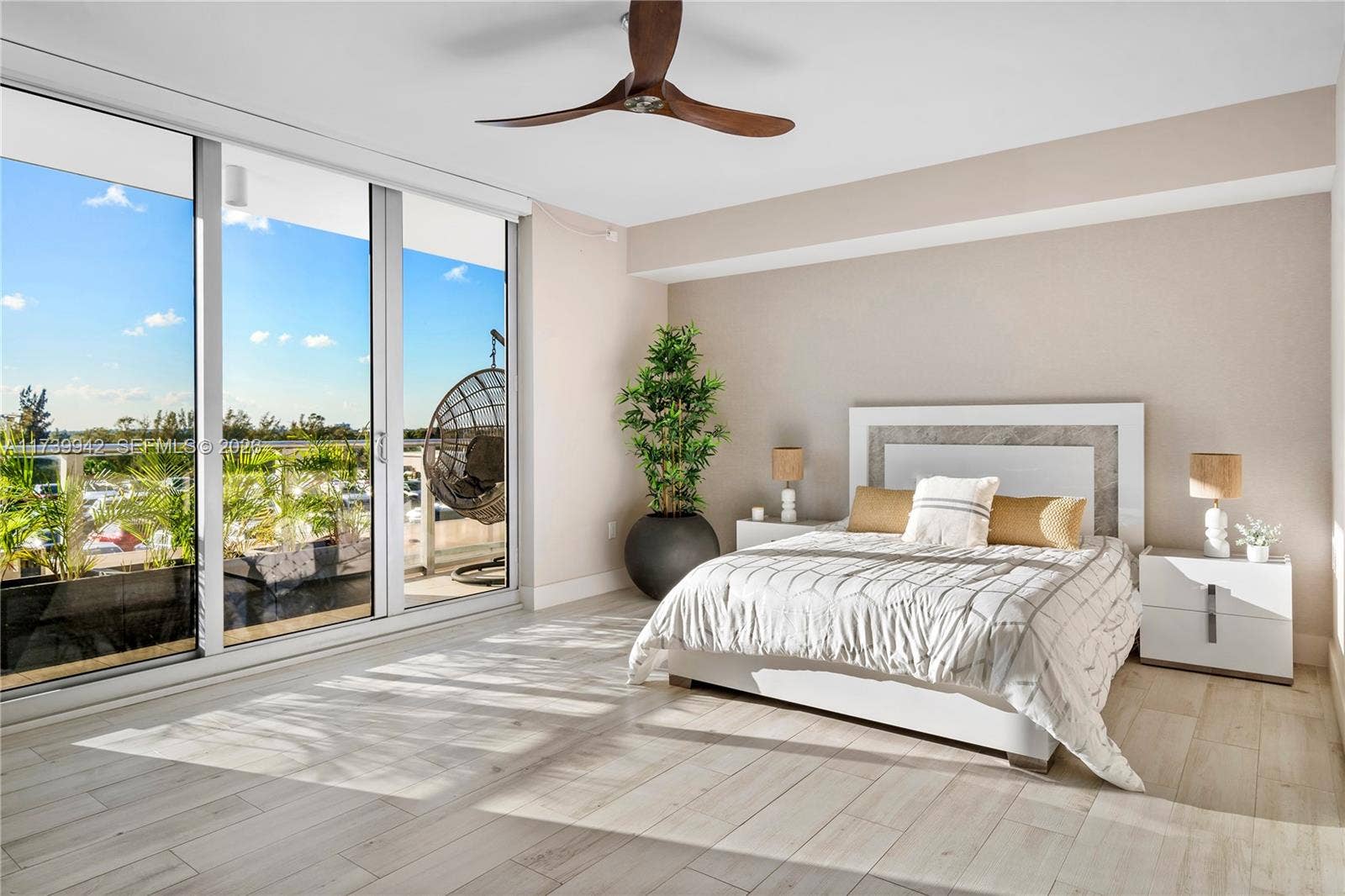 1180 N Federal Highway, #605, Fort Lauderdale, FL 33304 Spacious Primary Suite