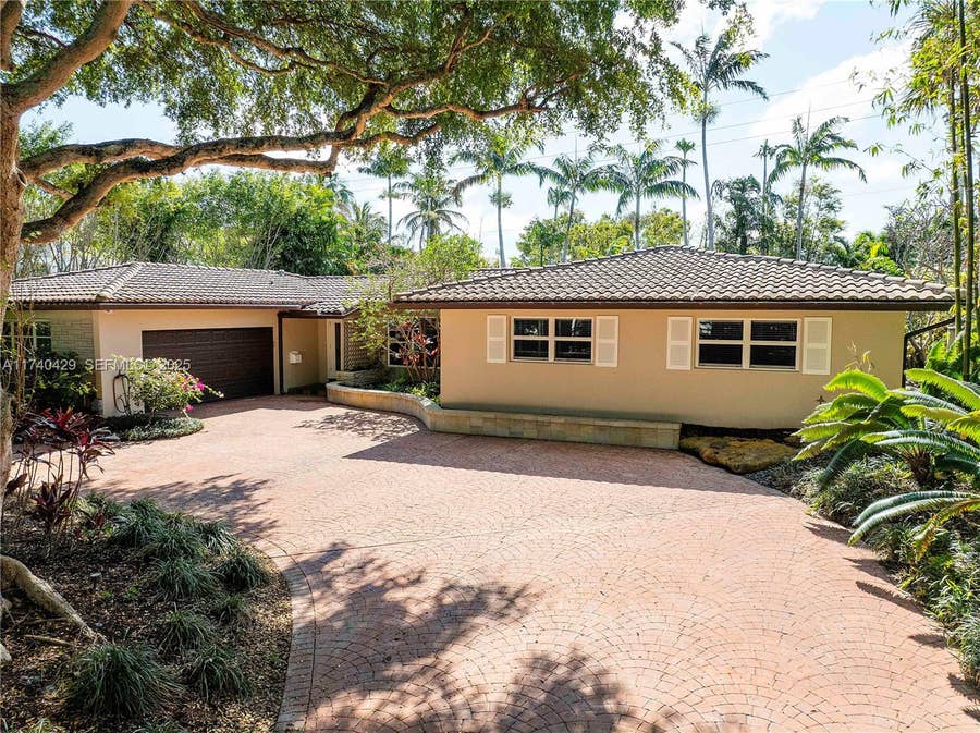Property photo for 12 Minnetonka Road, Sea Ranch Lakes, FL