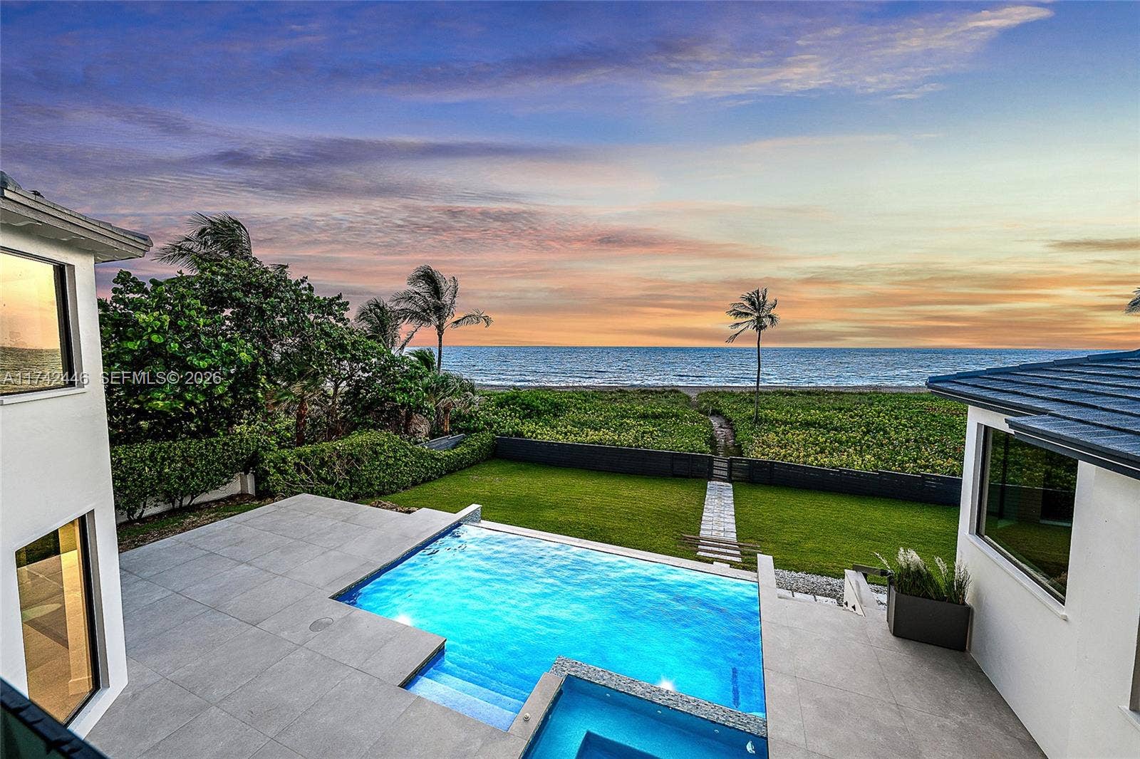 22 Ocean Drive, Jupiter Inlet Colony, FL 33469 Pool / Sunrise