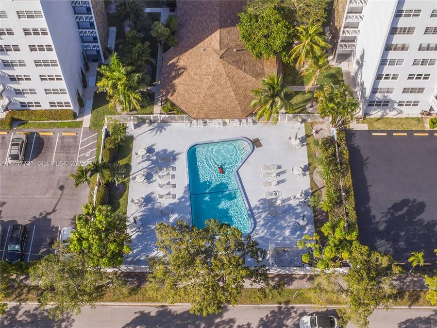 Property photo for 401 NE 14th Avenue, #603, Hallandale Beach, FL