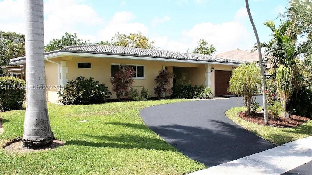 1933 Twin Dolphin Lane, Fort Lauderdale, Fort Lauderdale, FL 33316 Photo 2